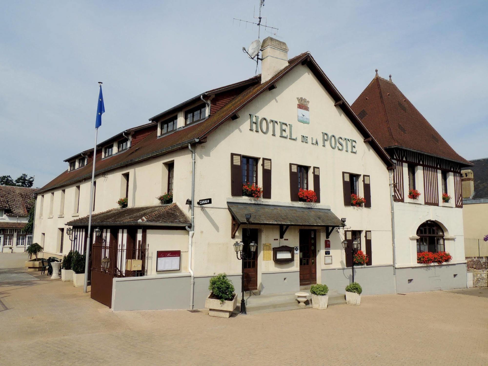 Logis Hôtel de la Poste Le Mêle-sur-Sarthe Exterior foto